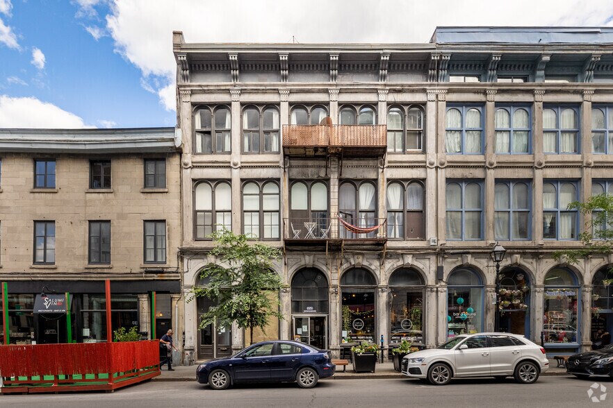 More Photos Of 350 Rue Notre-Dame E, Montréal Storefront Retail Office For Sale