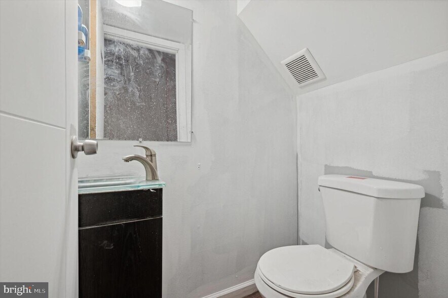 More Photos Of 2808 Germantown Ave, Philadelphia Storefront Retail Residential For Sale