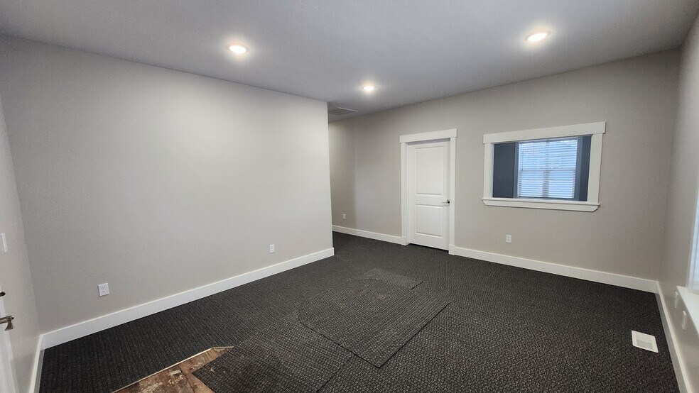 More Photos Of TBD 17th St & Midway Ave, Ammon Office For Sale