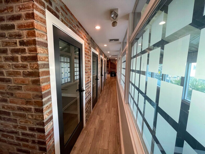 More Photos Of 401 Manhattan Beach Blvd, Manhattan Beach Storefront Retail Office For Lease