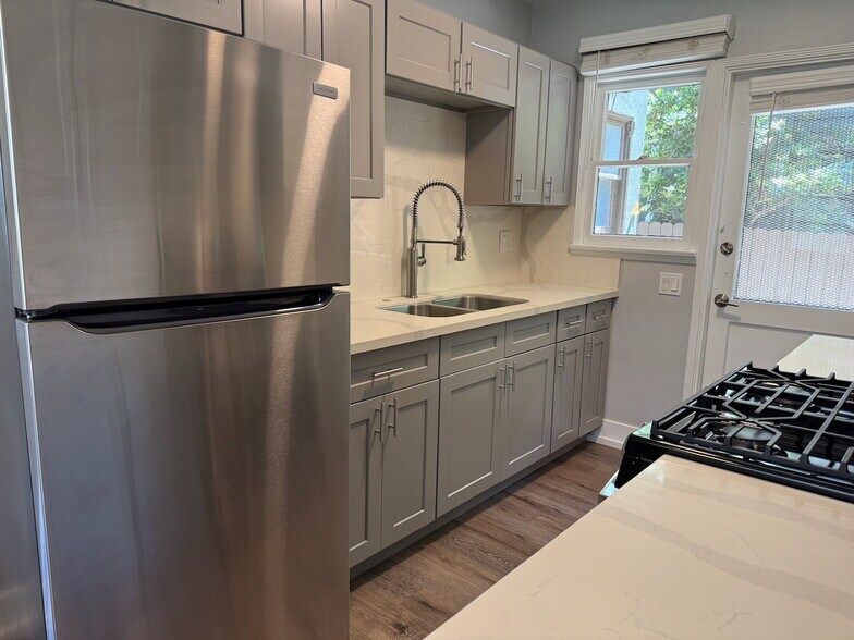 More Photos Of 1311-1315 N Allesandro St, Los Angeles Apartments For Sale