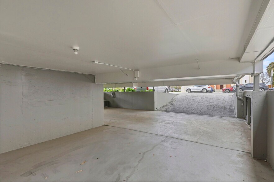 More Photos Of 90 El Camino Real, Burlingame Office For Sale