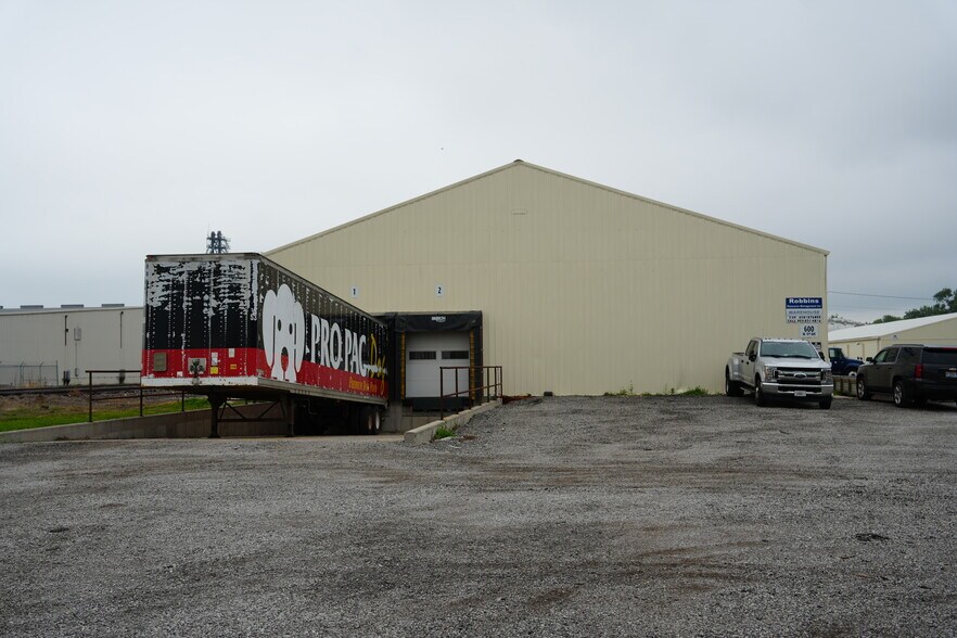 More Photos Of 610 W 9th Ave, Monmouth Flex For Lease