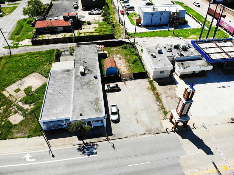 More Photos Of 905 W Main St, La Porte Warehouse For Sale