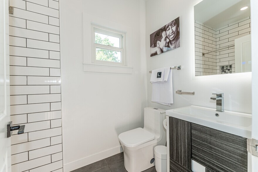 More Photos Of 2810 Griffin Ave, Richmond Apartments For Sale