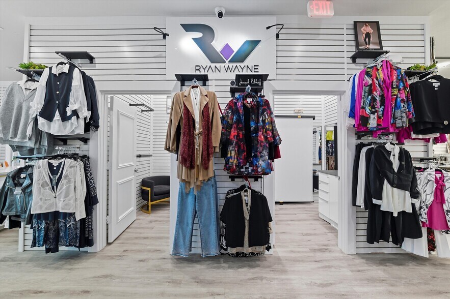 More Photos Of 450 W Harwood Rd, Hurst Freestanding For Sale