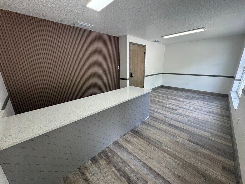 More Photos Of 301 Frontage Rd, Clermont Medical For Lease