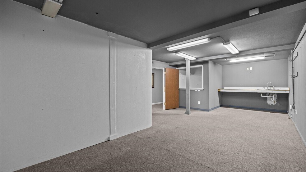 More Photos Of 2935 Patterson Rd, Grand Junction Specialty For Sale