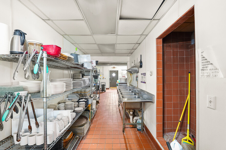 More Photos Of 1302 Main st, Saint Cloud Restaurant For Sale