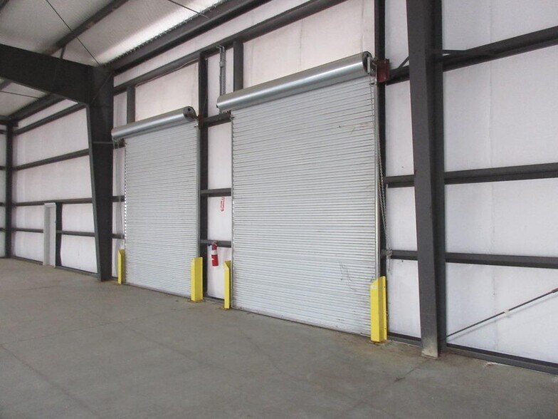 More Photos Of 4565 Skyway Dr, Olivehurst Warehouse For Lease