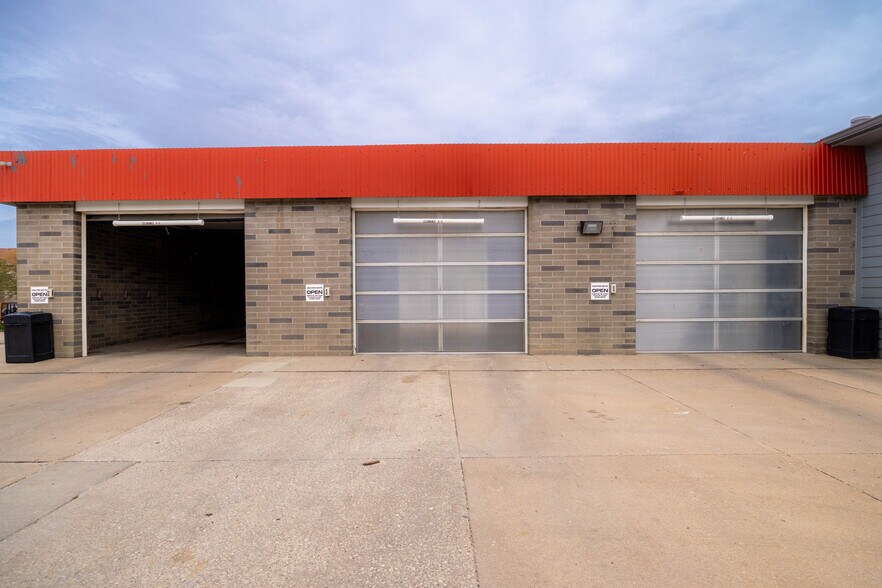 More Photos Of 875 Sherrylynn Blvd, Pleasant Hill Carwash For Sale
