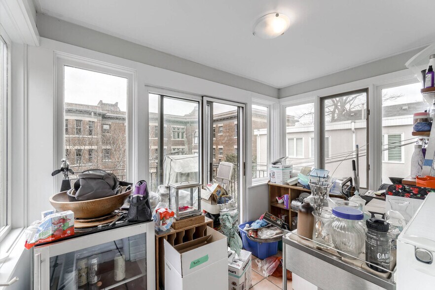 More Photos Of 4 Oriole Gdns, Toronto Apartments For Sale