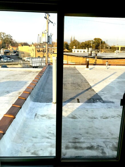 More Photos Of 9856 Derby Ln, Westchester Warehouse For Lease