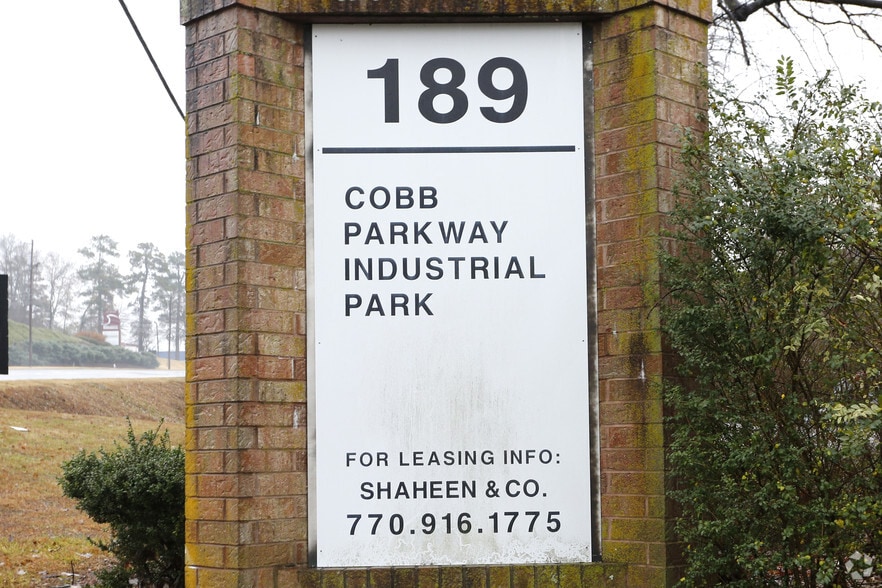 More Photos Of 189 Cobb Pky N, Marietta Warehouse For Lease