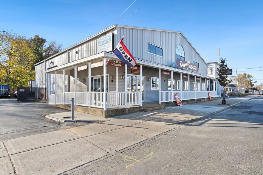 More Photos Of 658 N Main St, Brockton General Retail For Sale