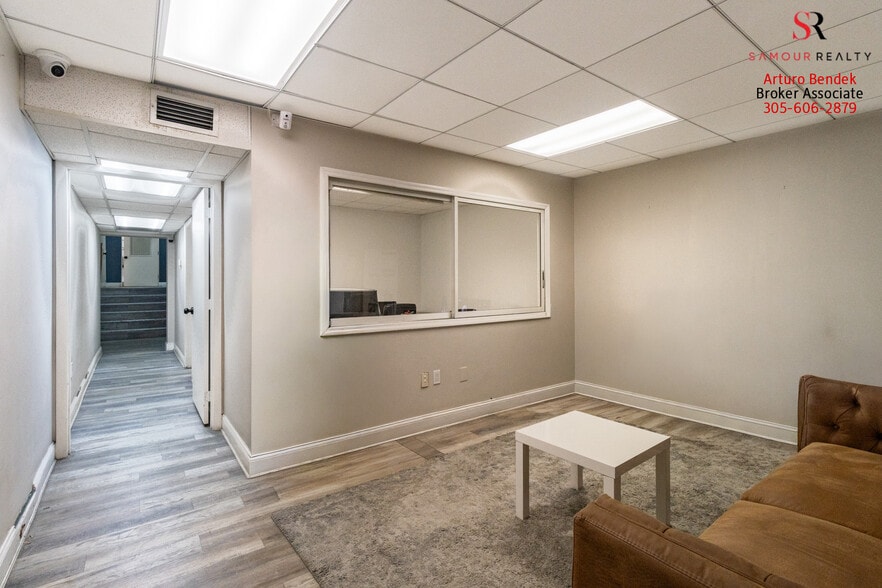 More Photos Of 3337 NW 74th Ave, Miami Warehouse For Sale