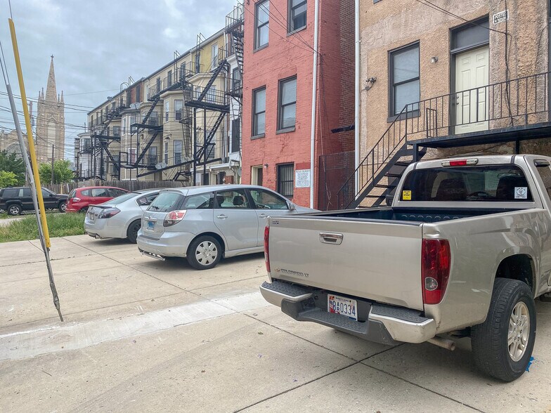 More Photos Of 1808-1816 Saint Paul St, Baltimore Apartments For Sale