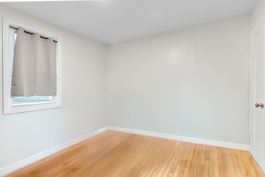 More Photos Of 478 Fabyan Pl, Newark Apartments For Sale