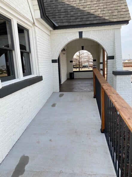 More Photos Of 608 E Eubanks St, Oklahoma City Office For Sale