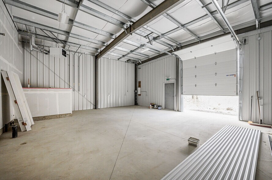 More Photos Of 240 Larkspur St, Kamloops Industrial For Sale