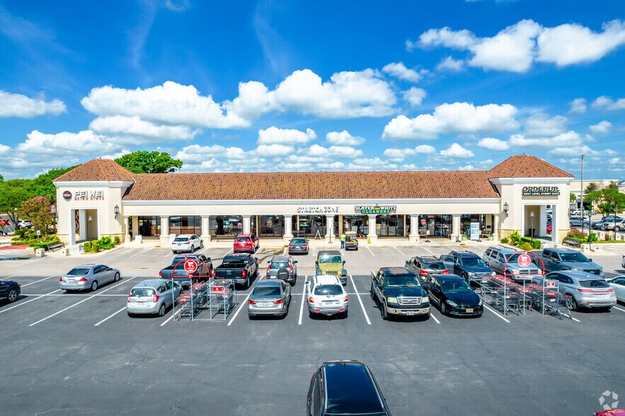 More Photos Of 999 E Basse Rd, San Antonio Unknown For Lease