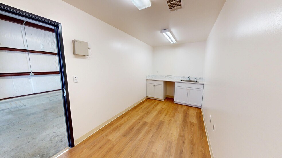 More Photos Of 13621 Immanuel Rd, Pflugerville Industrial For Sale