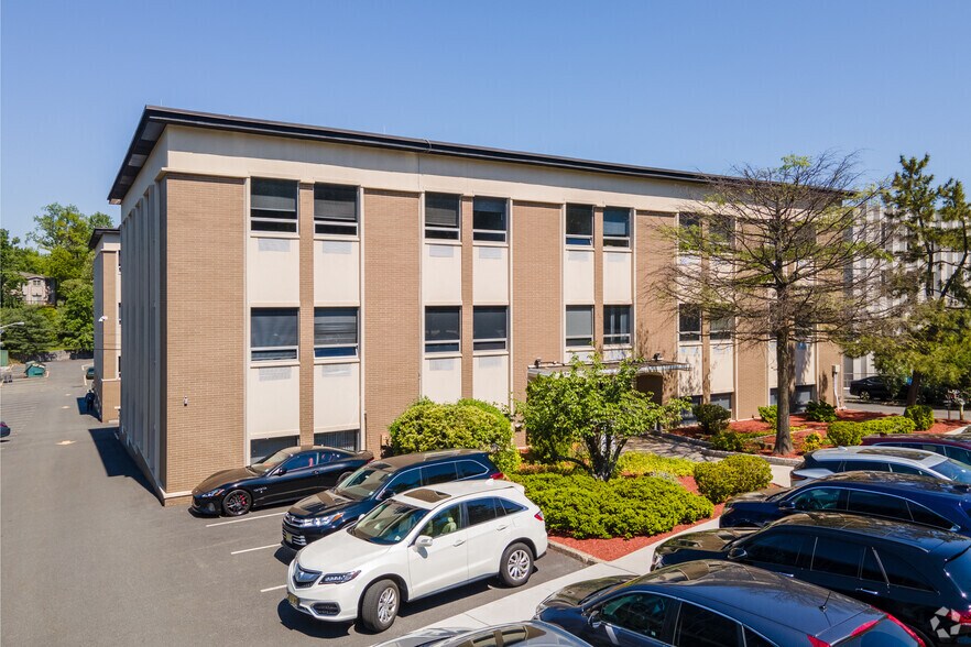 More Photos Of 580 Sylvan Ave, Englewood Cliffs Office For Lease