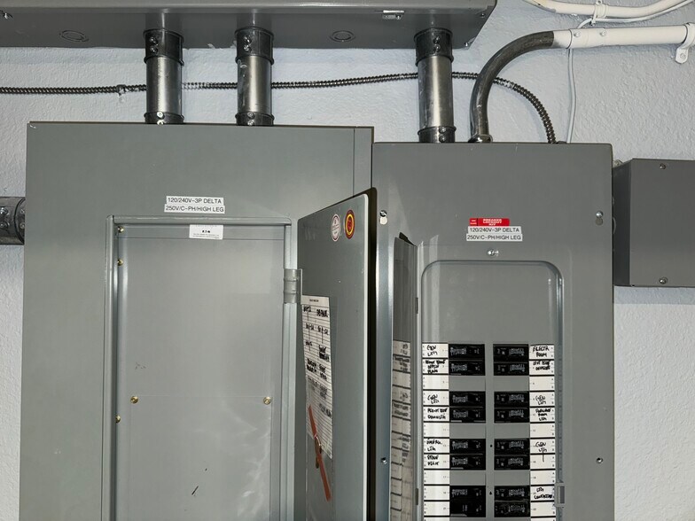 More Photos Of 116 N Clark St, Burleson Religious Facility For Sale