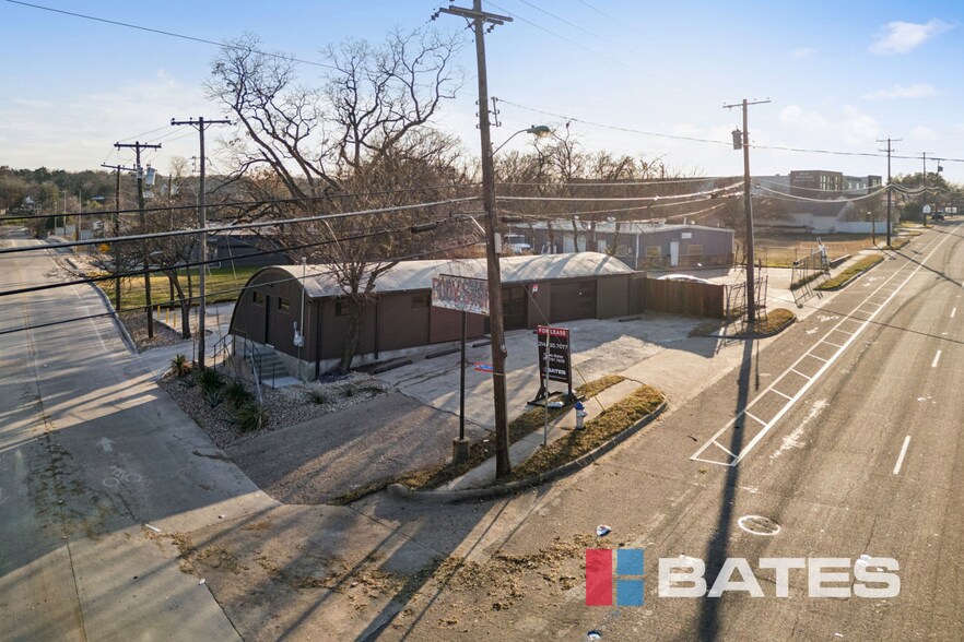 More Photos Of 1402 Fort Worth Ave, Dallas Freestanding For Lease