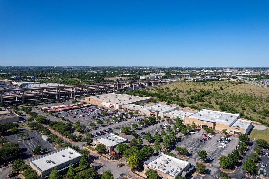 More Photos Of 117 Louis Henna Blvd, Round Rock Unknown For Lease