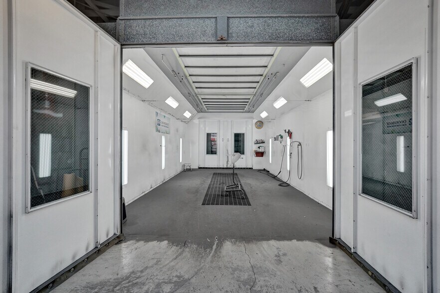 More Photos Of 121 SE 1st Ave, Dania Beach Auto Repair For Lease