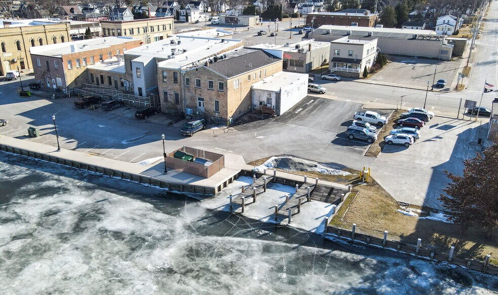 More Photos Of 127 W Main St, Omro Storefront Retail Office For Sale