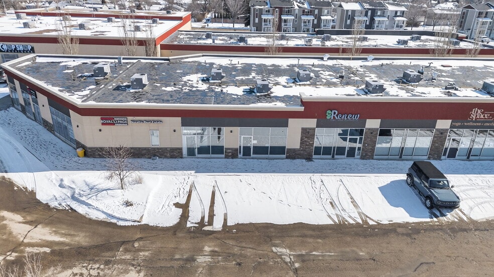 More Photos Of 10451 99 Ave, Fort Saskatchewan Storefront For Sale