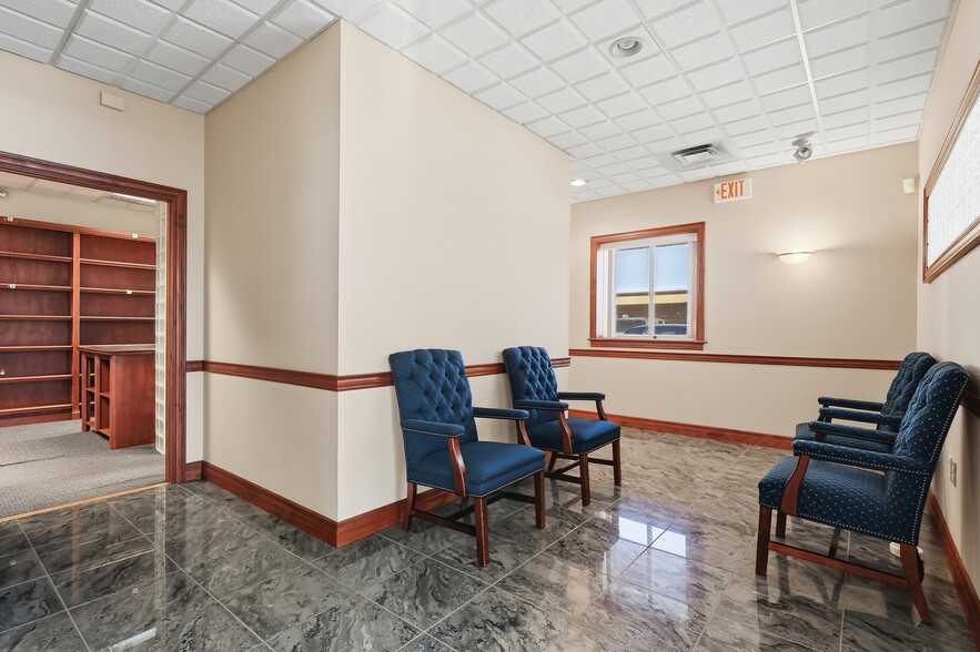 More Photos Of 381 N 9th Ave, Scranton Medical For Sale