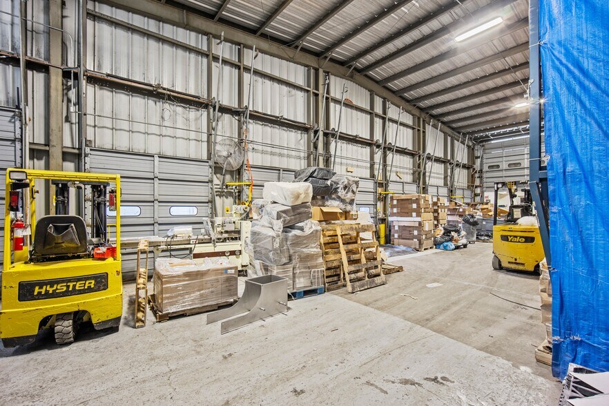 More Photos Of 381 Vineyard Ave, Highland Refrigeration Cold Storage For Sale