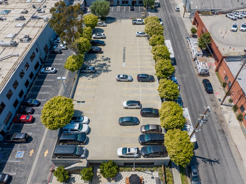 More Photos Of 2036-2048 Armacost Ave, Los Angeles Loft Creative Space For Lease