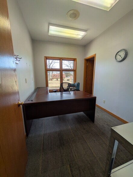 More Photos Of 1011 E Saint Maartens Dr, Saint Joseph Medical For Lease