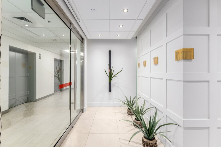 More Photos Of 3033 N Central Ave, Phoenix Loft Creative Space For Sale