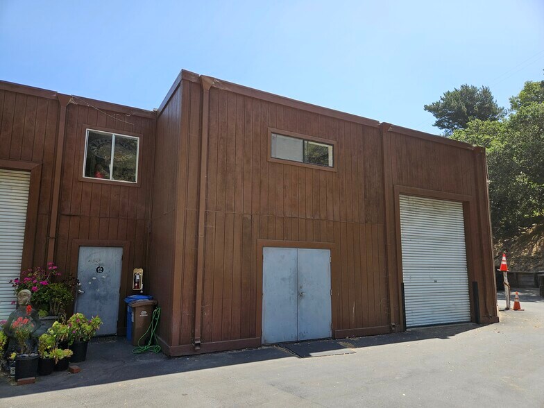 More Photos Of 15 Woodland Ave, San Rafael Service For Sale