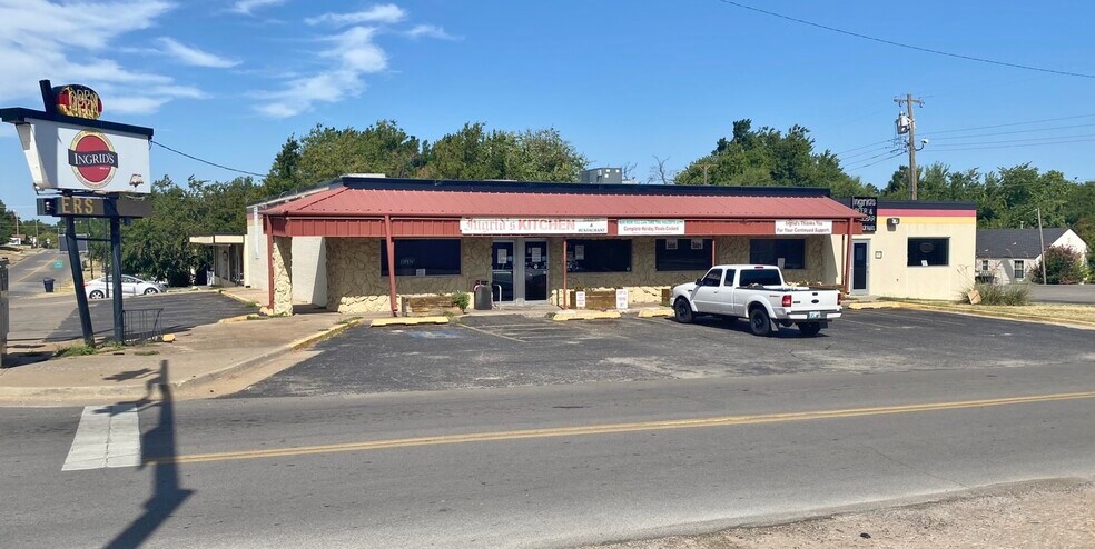 More Photos Of 3701 N Youngs Blvd, Oklahoma City Restaurant For Lease