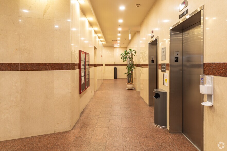 More Photos Of 136-18 39th Ave, Flushing Office For Lease