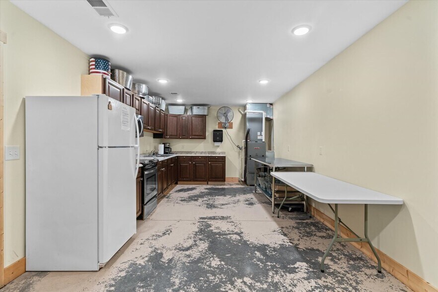 More Photos Of 2948 Holly Creek Cool Sprgs Rd, Chatsworth Specialty For Sale