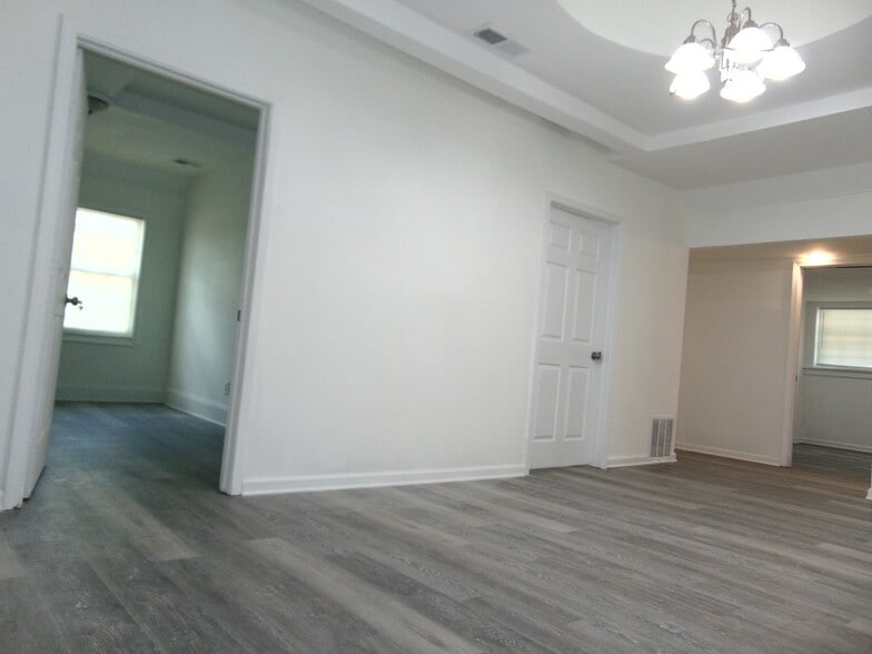 More Photos Of 6277 Memorial Dr, Stone Mountain Medical For Sale