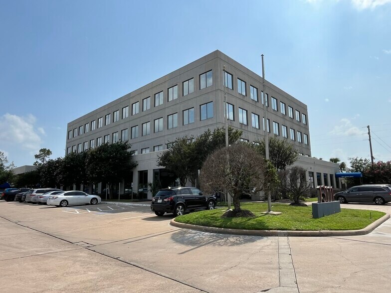More Photos Of 13111 Westheimer Rd, Houston Office For Sale