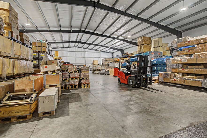More Photos Of 4036 Gulfstream Dr, Bryan Industrial For Lease