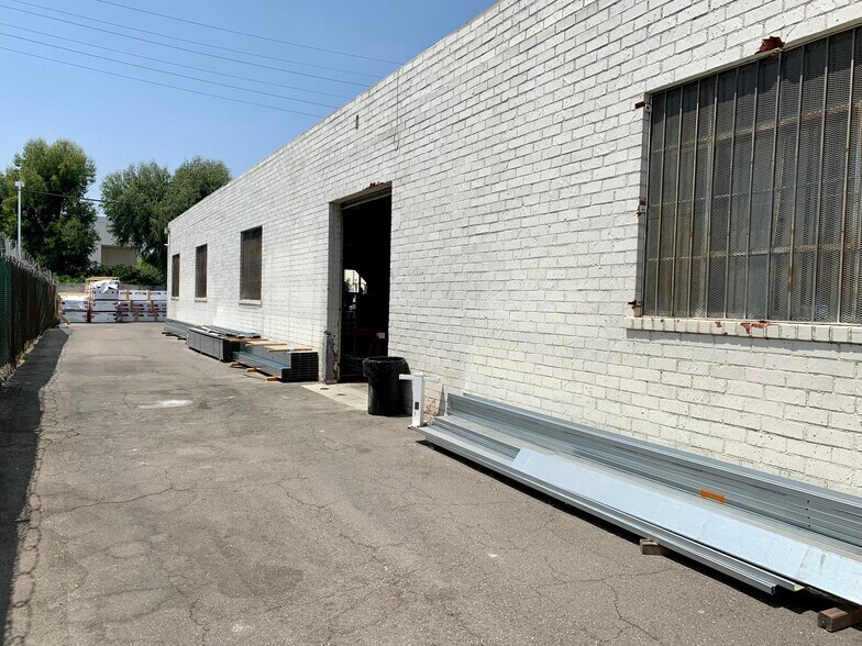 More Photos Of 2424 N San Fernando Rd, Los Angeles Industrial For Sale