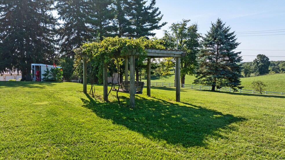 More Photos Of 5643 Yankee St, Fredericktown Specialty For Sale