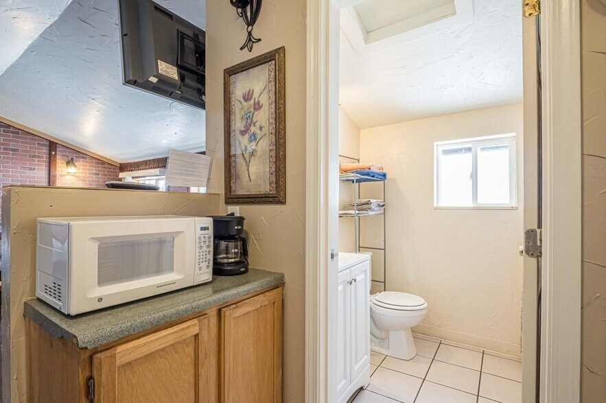 More Photos Of 21221 Baron Lake Dr, Cedaredge Hotel For Sale