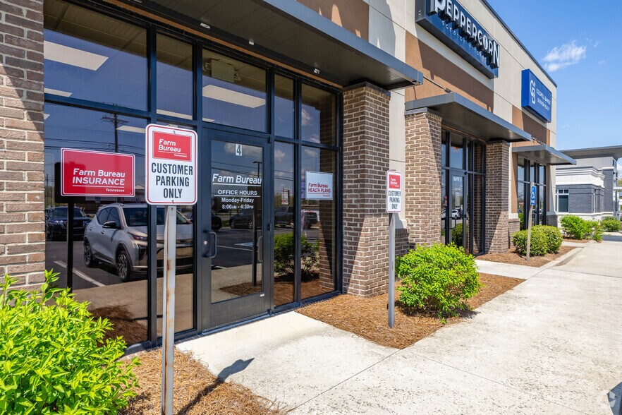 More Photos Of 2563 Nashville Hwy, Columbia Storefront Retail Office For Lease