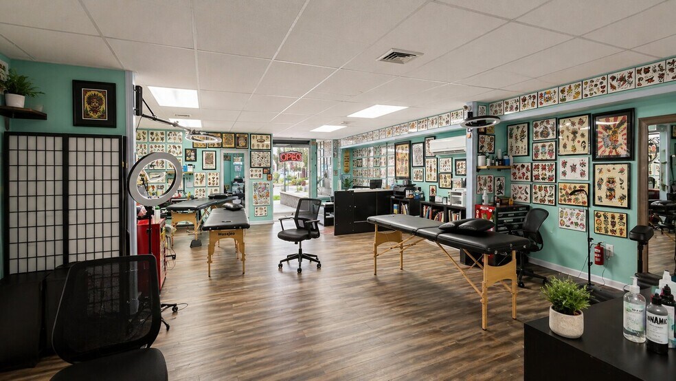 More Photos Of 71 Albany Ave, Kingston Storefront Retail Office For Sale